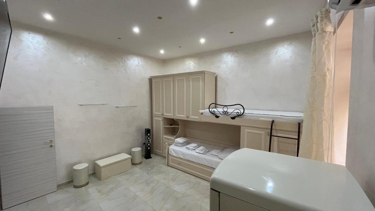 B&B Sasi Napoli Eksteriør bilde
